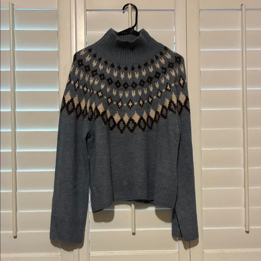 GAP Blue and Cream Geometric Turtleneck Sweater
